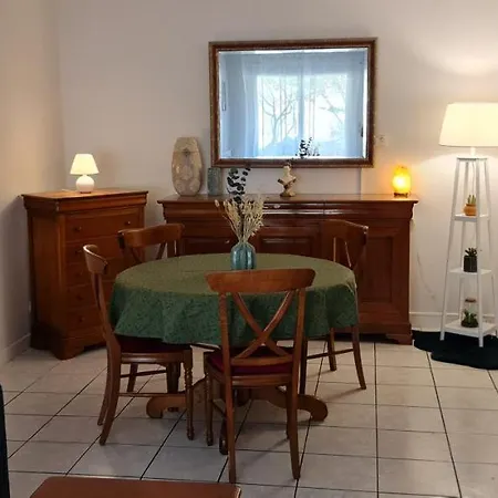 T2 55m² Confort Avec Jardin. Cuisine Et Equipements Neufs. Wifi Tv Parking