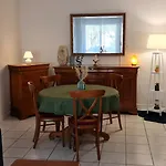 T2 55m² Confort Avec Jardin. Cuisine Et Equipements Neufs. Wifi Tv Parking