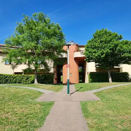T2 55m² Confort Avec Jardin. Cuisine Et Equipements Neufs. Wifi Tv Parking Apartment *